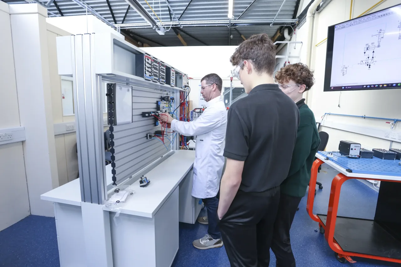 Pneumatics workshop with Paul and Padraig. Gaelcholaiste phort Lairge Secondary. Pictures by George Goulding