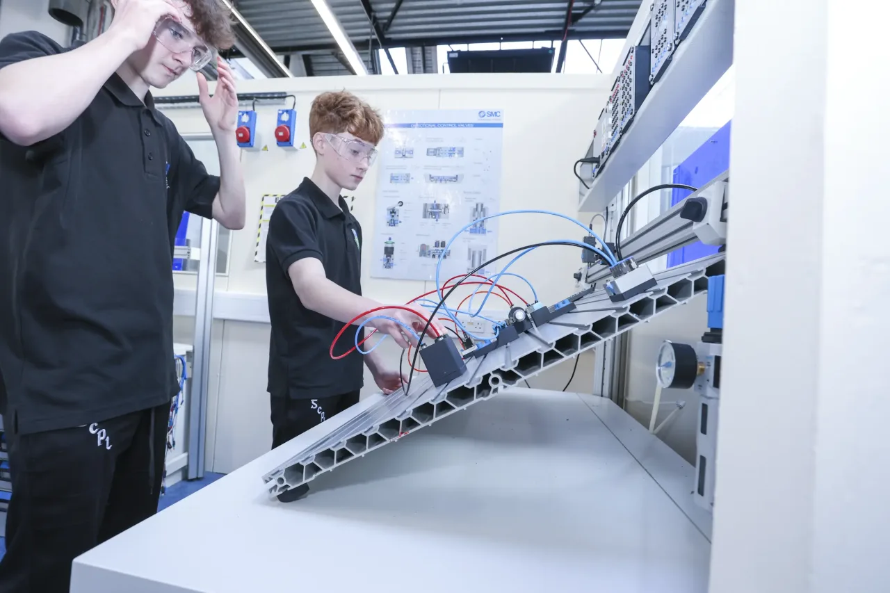 Pneumatics workshop with Paul and Padraig. Gaelcholaiste phort Lairge Secondary. Pictures by George Goulding