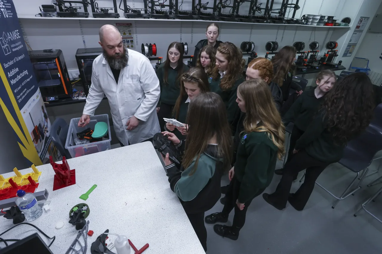 3D printing workshop with Dave and Keith. Gaelcholaiste phort Lairge