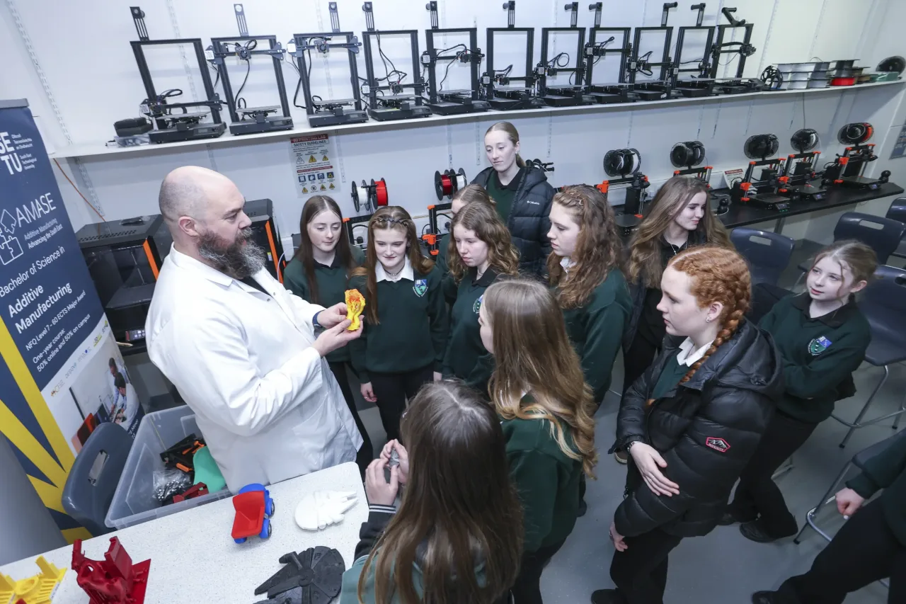 3D printing workshop with Dave and Keith. Gaelcholaiste phort Lairge