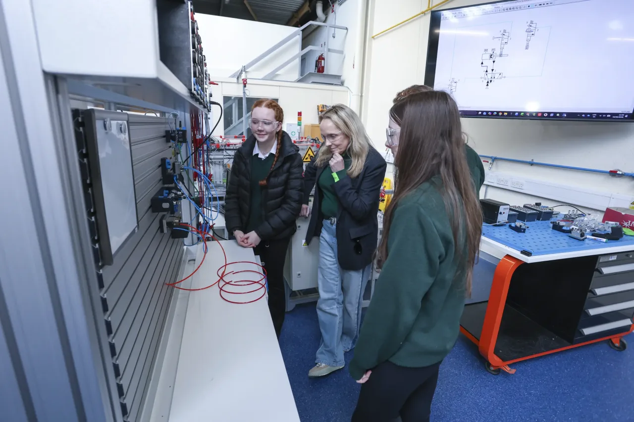 Pneumatics workshop with Paul and Padraig. Gaelcholaiste phort Lairge Secondary. Pictures by George Goulding